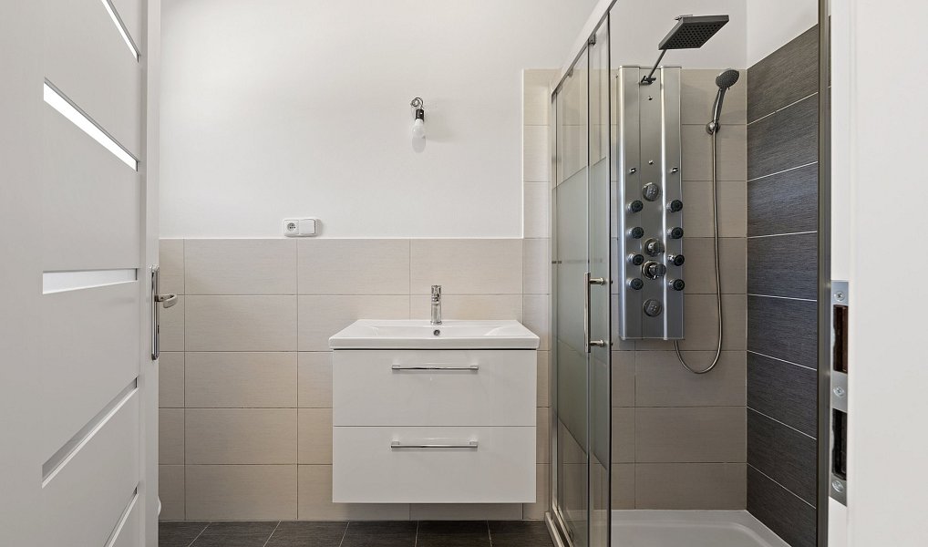 Prodej domu 107 m² s pozemkem 901 m², Mukařov – náhled fotky 11