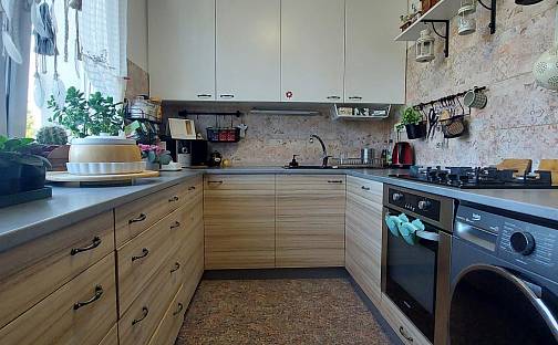 Prodej bytu 3+1 73 m², Bratří Čapků, Valašské Meziříčí - Krásno nad Bečvou, okres Vsetín