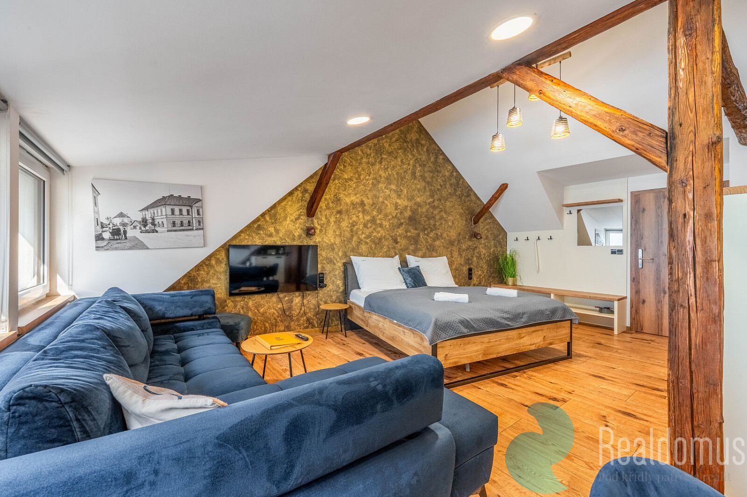 Prodej ubytovacího objektu 953 m² – fotografie 2
