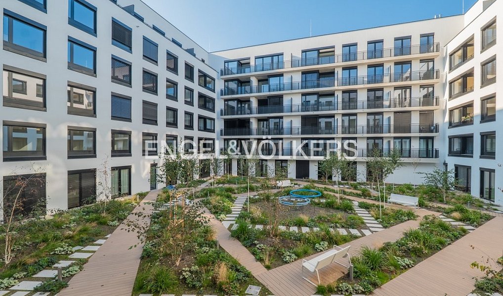 Pronájem bytu 2+kk 54 m², Praha – náhled fotky 3