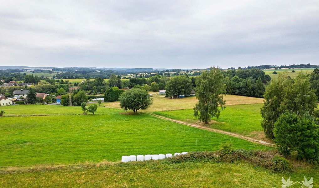 Prodej stavebního pozemku 1 401 m², Strmilov – náhled fotky 2