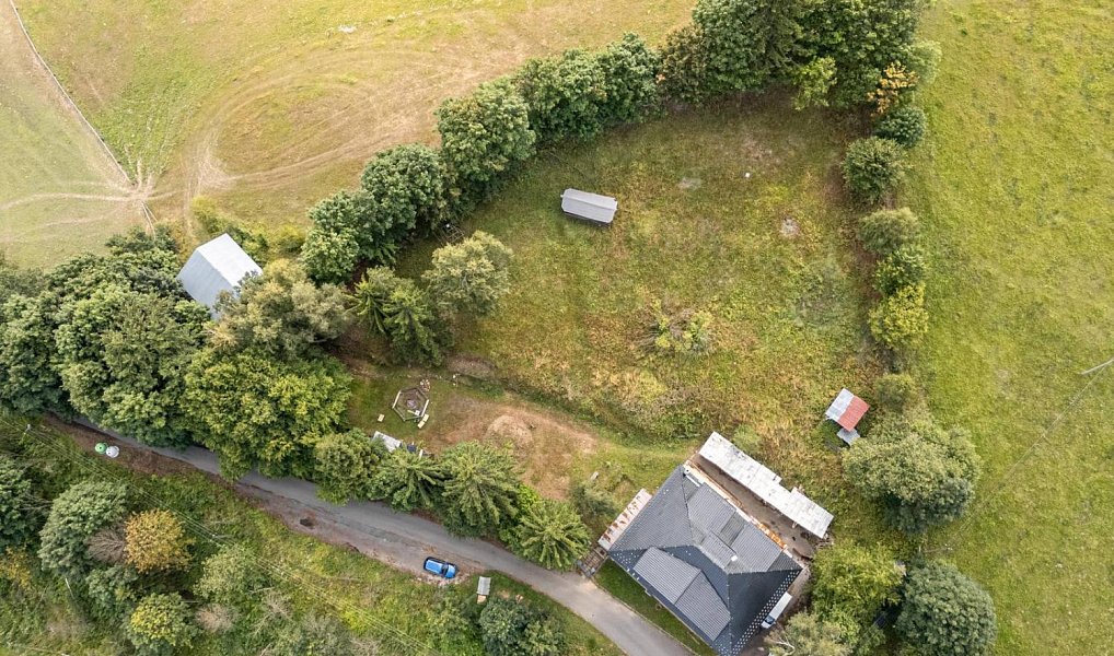 Prodej domu 900 m² s pozemkem 4 998 m², Strážná – náhled fotky 3