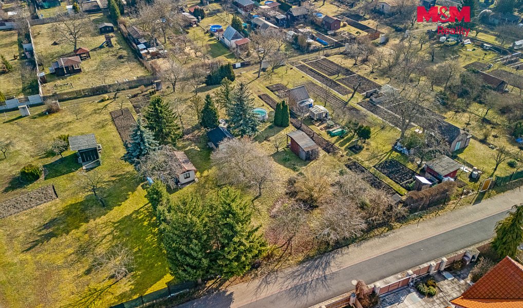 Prodej stavebního pozemku 1 053 m², Louny – náhled fotky 3