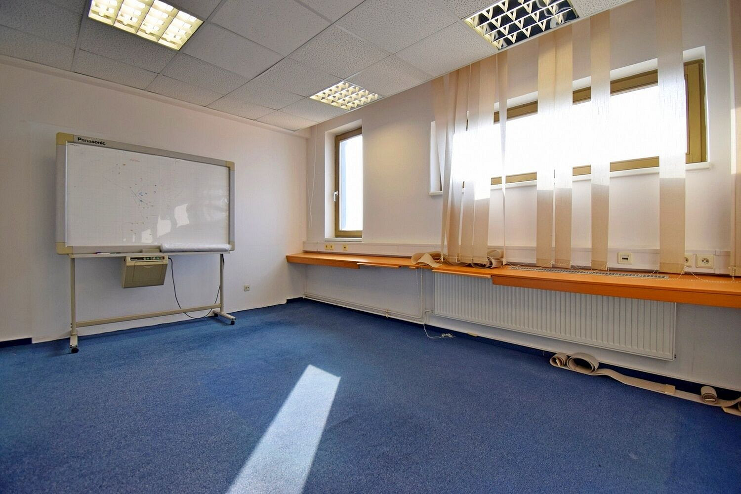 Pronájem kanceláře 192 m² — photo 4