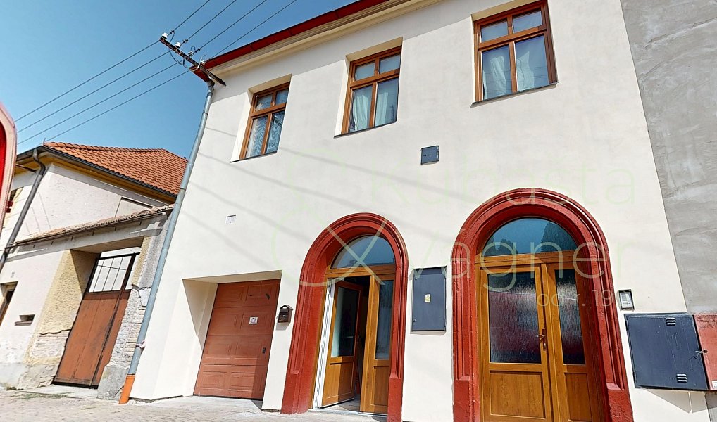 Prodej domu 205 m² s pozemkem 144 m², Chroustovice – fotka 1 z 28