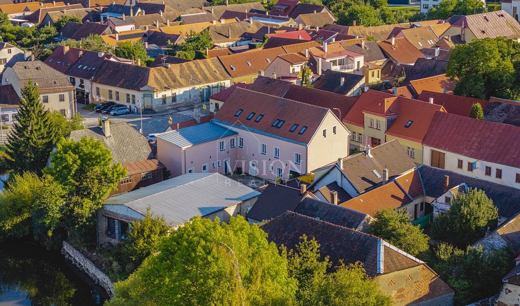 Prodej ubytovacího objektu 597 m², Telč – fotka 1 z 36