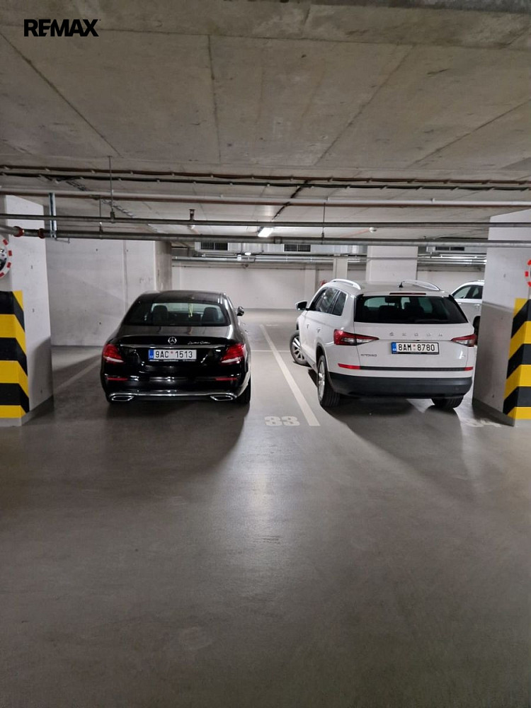 Prodej prostorného garážového stání, ul. petržílkova, praha 5 stodůlky — photo 2