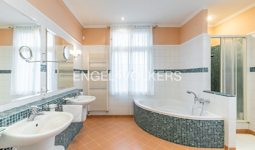 Pronájem bytu 4+1 150 m², Praha – náhled fotky 10