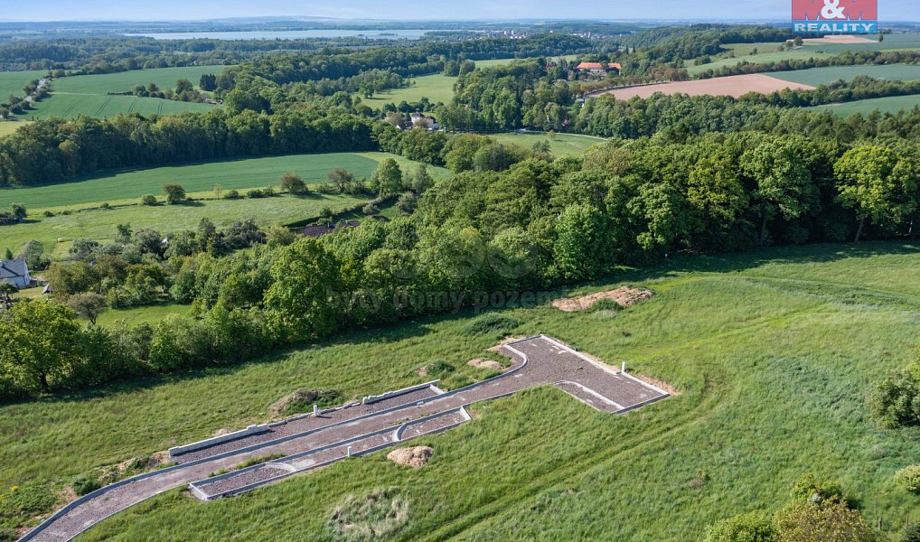 Prodej stavebního pozemku 1 547 m², Žernov – náhled fotky 4