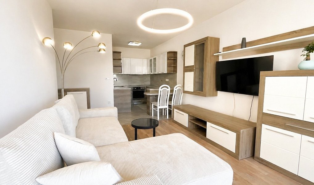 Pronájem bytu 2+kk 50 m², Přelouč – náhled fotky 2