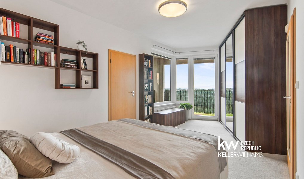 Prodej bytu 4+kk 95 m², Praha – náhled fotky 24