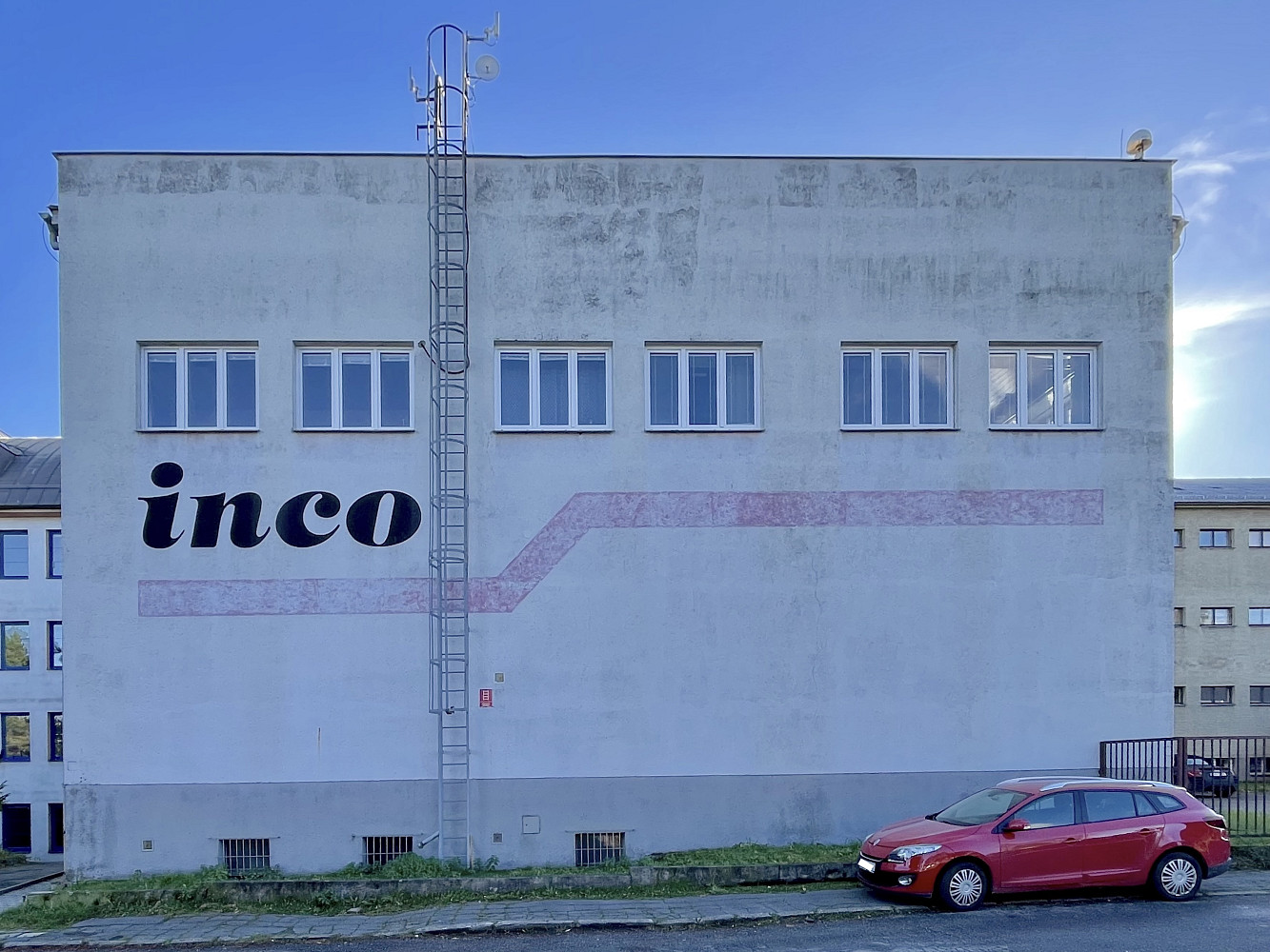 Prodej kanceláře 1 600 m² – fotografie 4