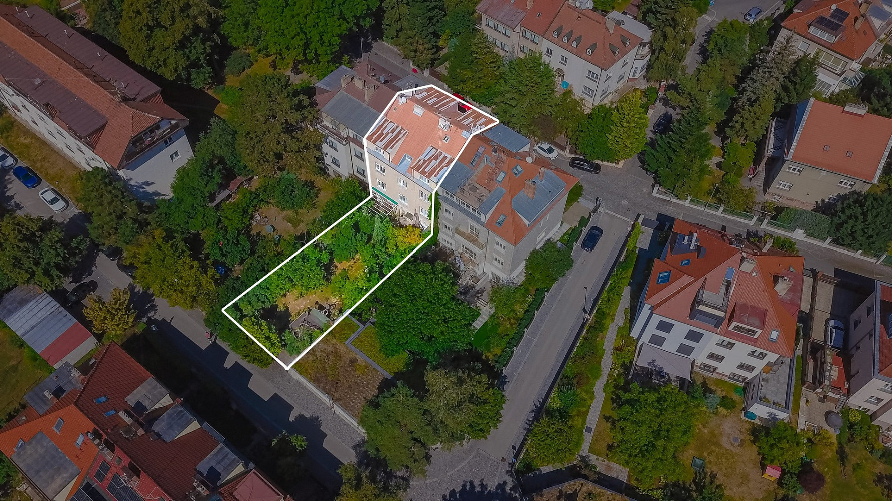 Prodej nájemního domu, činžáku 388 m² – fotografie 2