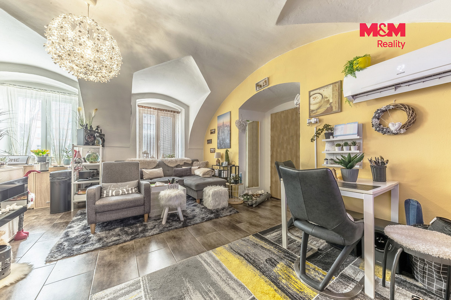 Prodej nájemního domu, činžáku 230 m² – fotografie 2