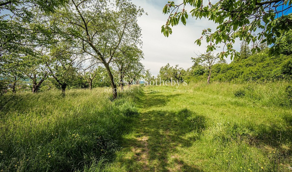 Prodej stavebního pozemku 1 204 m², Praha – náhled fotky 15