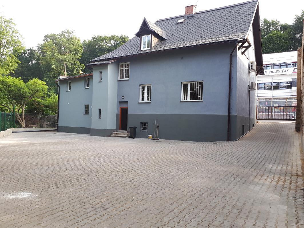 Pronájem komerčního objektu (jiného typu) 250 m² – fotografie 4