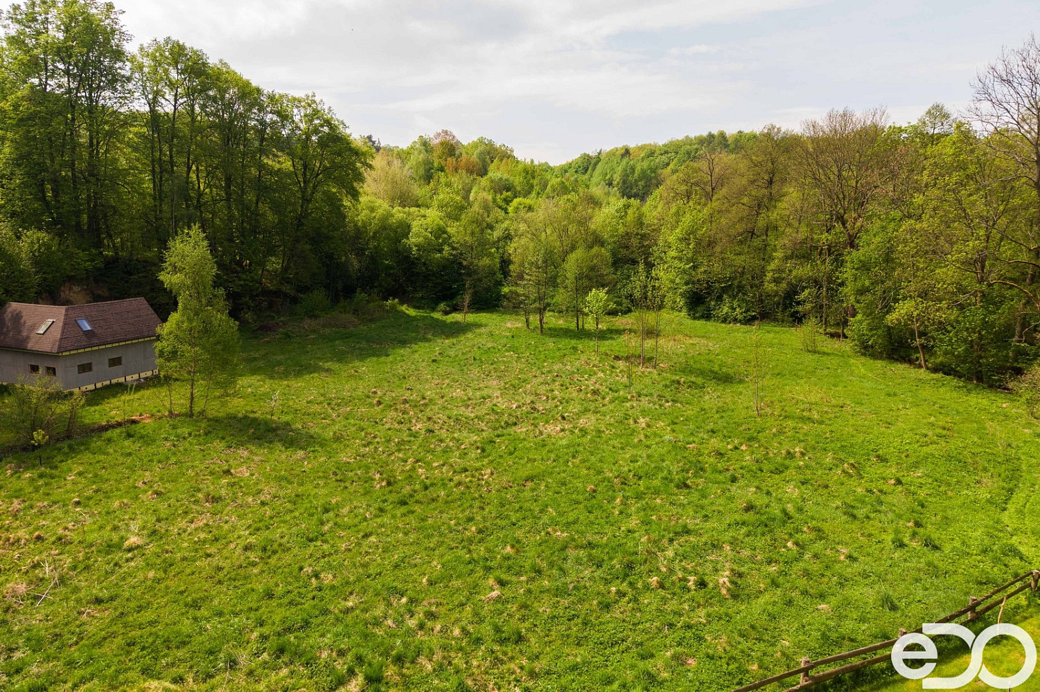 Prodej stavebního pozemku 615 m² – fotografie 2