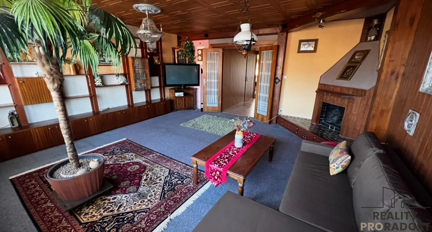 Pronájem bytu 1+1 63 m²