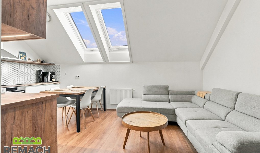 Prodej bytu 4+kk 112 m², Staré Město – náhled fotky 2