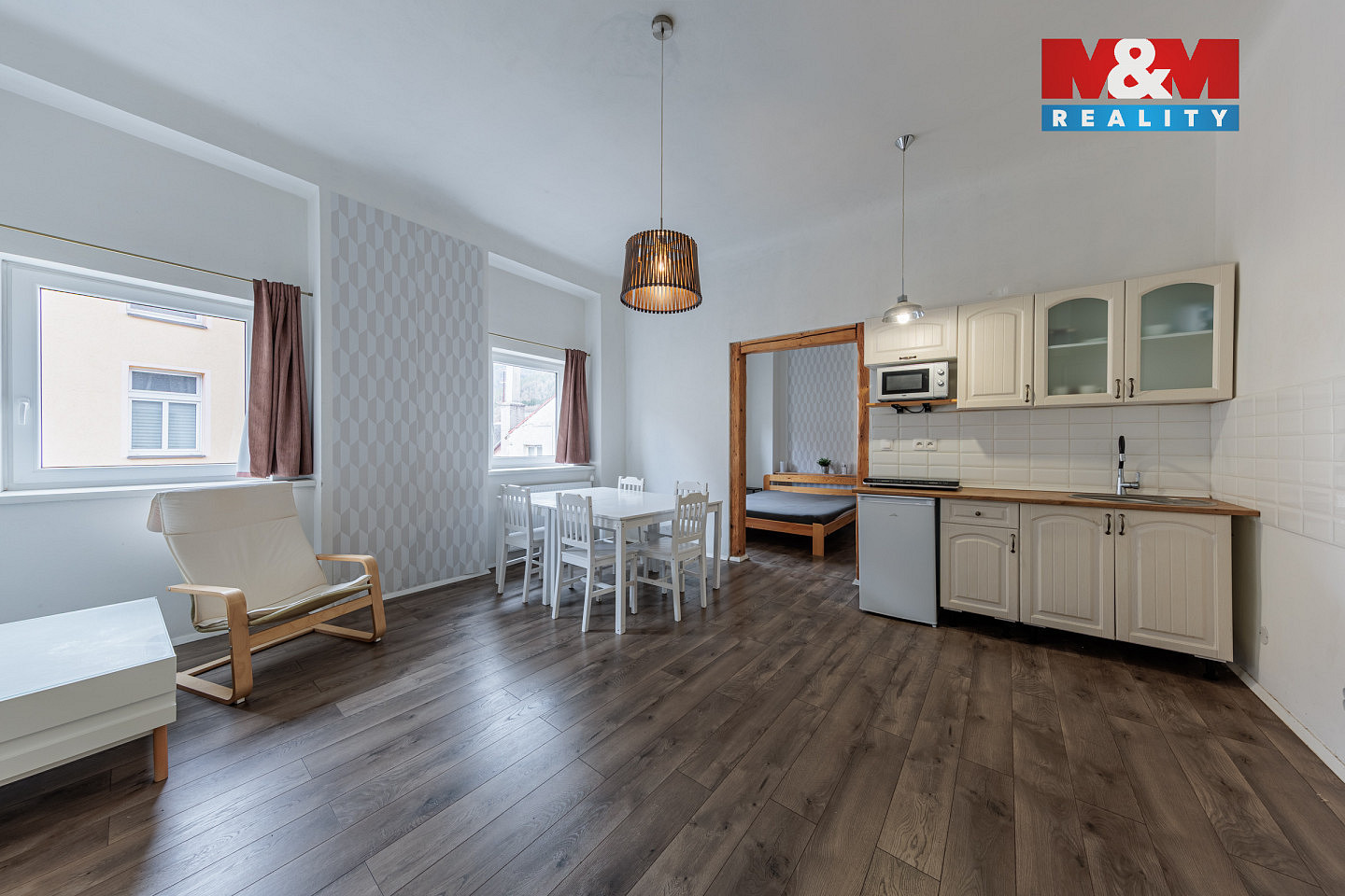 Prodej nájemního domu, činžáku 327 m² — photo 2