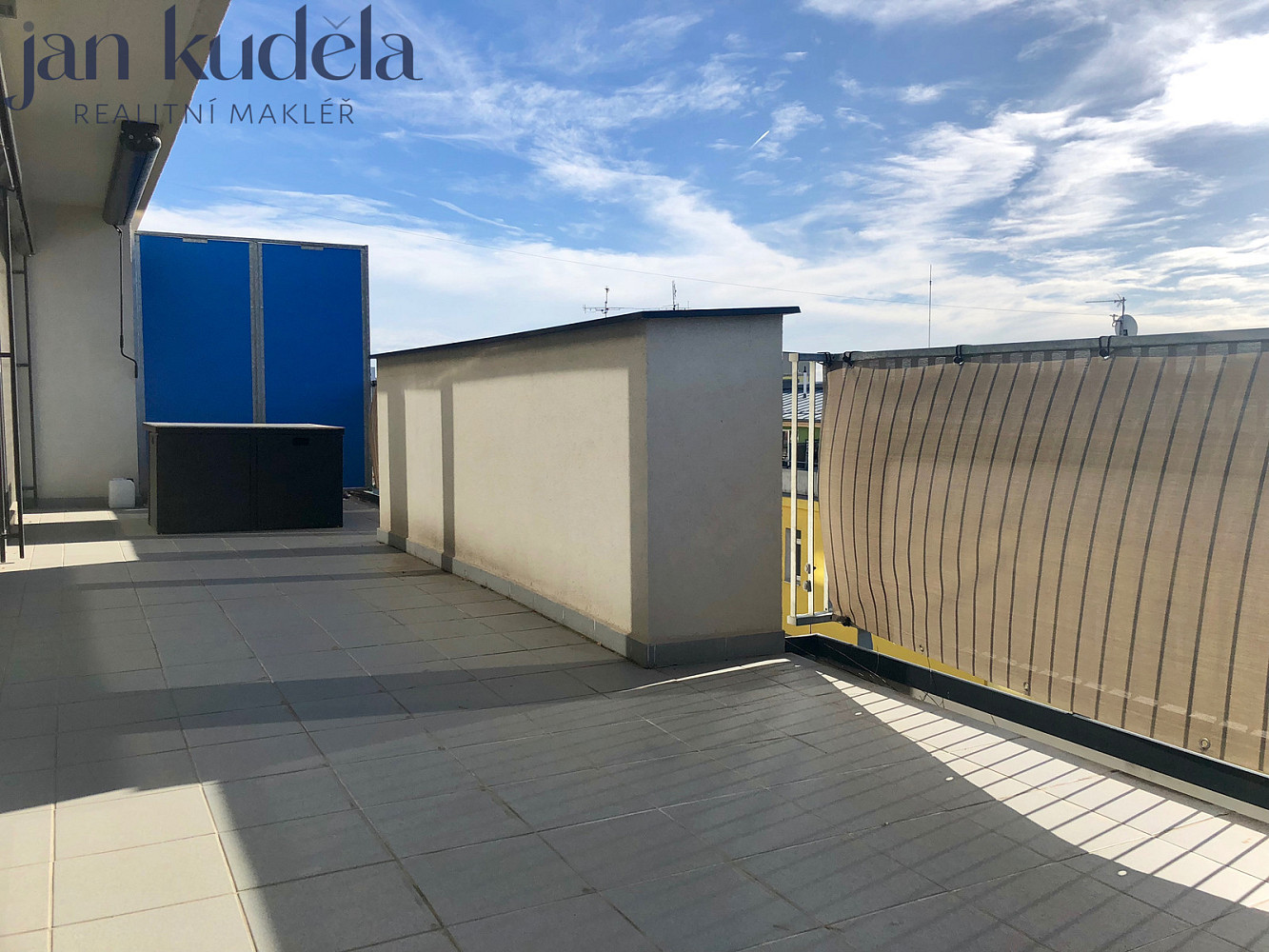 Pronájem bytu 3+kk 81 m² – pohled 3