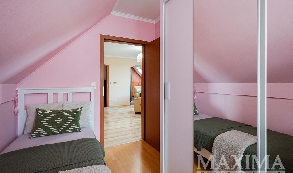 Prodej bytu 3+kk 69 m², Nupaky – náhled fotky 8