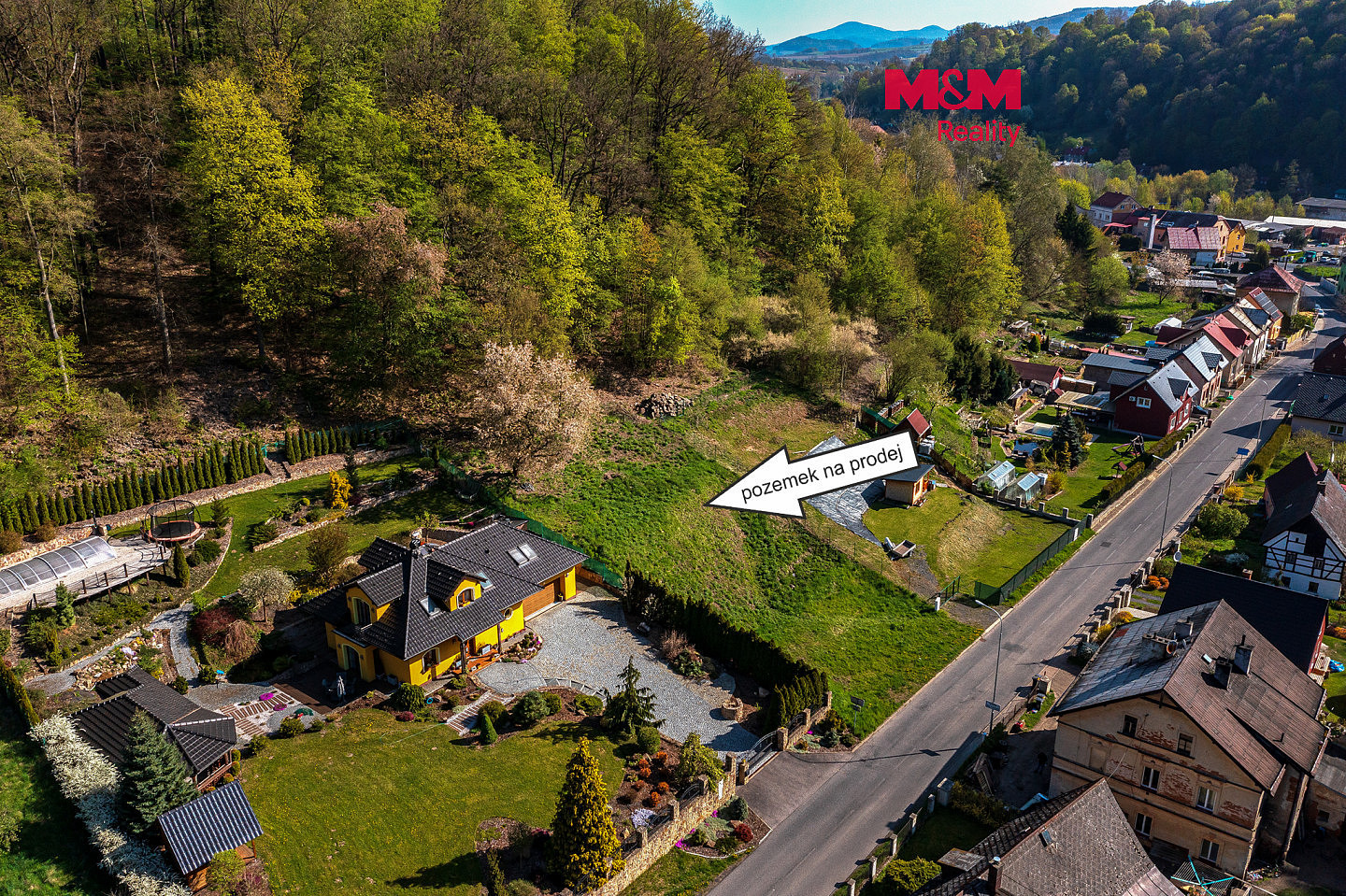 Prodej stavebního pozemku 1 493 m²