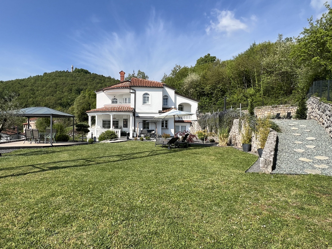 Prodej domu 255 m² s pozemkem 255 m²