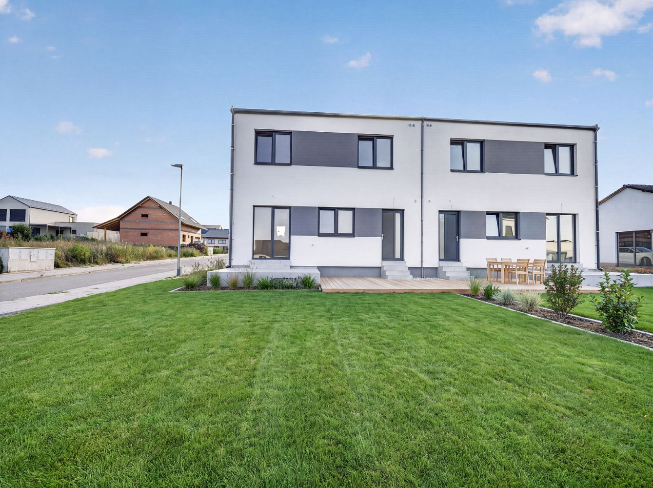 Prodej domu 130 m² s pozemkem 331 m² – fotografie 2