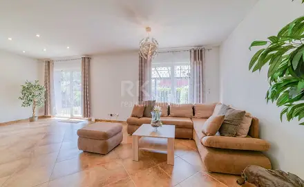 Prodej domu 190 m² s pozemkem 490 m², Na Hůrce, Cheb - Skalka