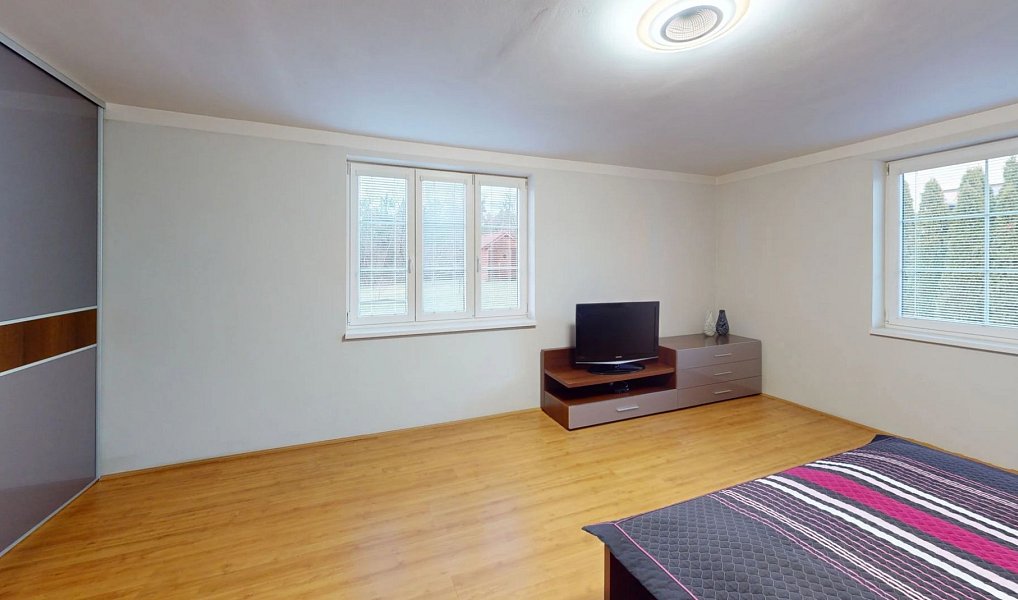 Prodej domu 424 m² s pozemkem 1 557 m², Hradištko – náhled fotky 17