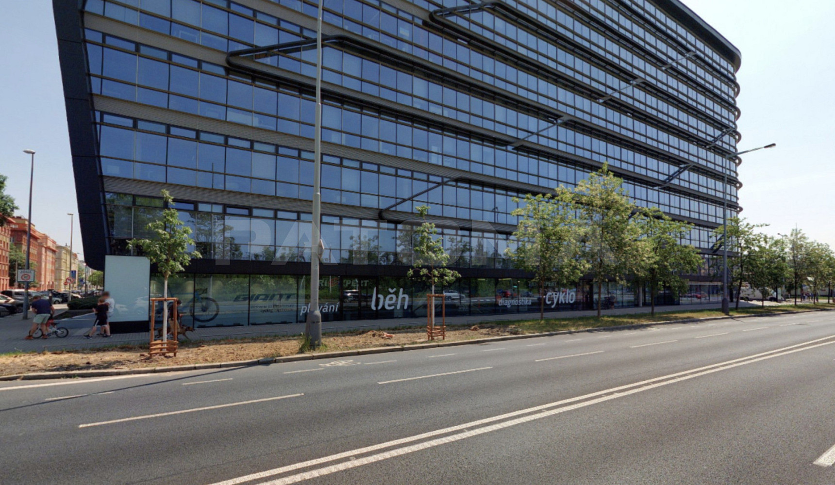 Pronájem obchodních prostor 471 m² – fotografie 2