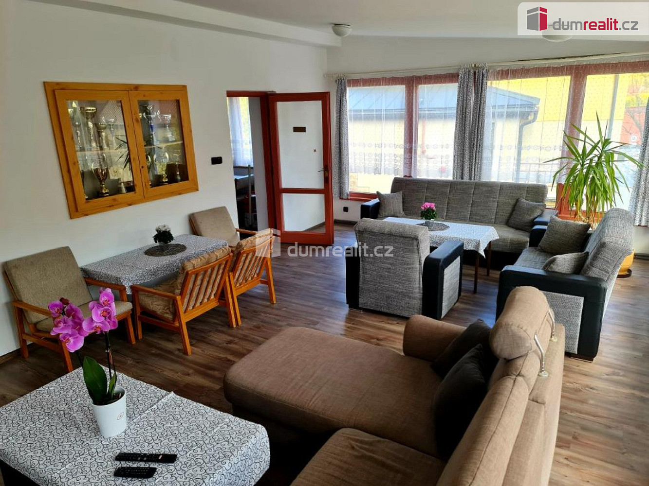 Prodej ubytovacího objektu 450 m² – fotografie 2