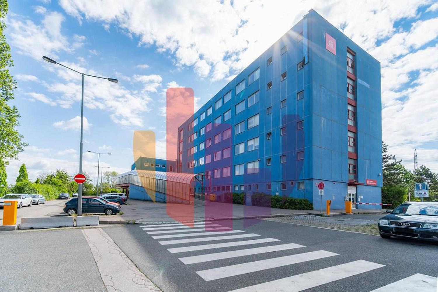 Pronájem kanceláře 100 m²