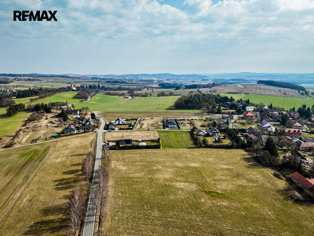 Prodej stavebního pozemku 1 519 m² – další