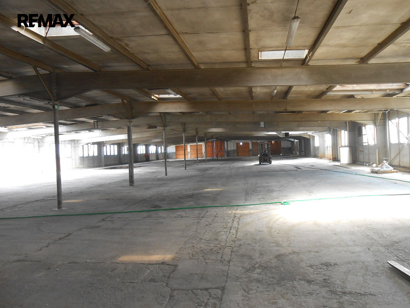 Pronájem výrobních prostor 2 100 m² – fotografie 5