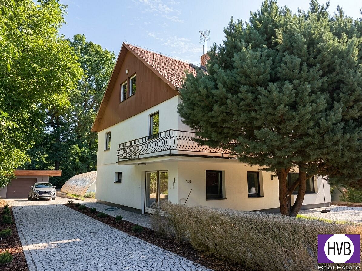 Prodej domu 270 m² s pozemkem 1 180 m²