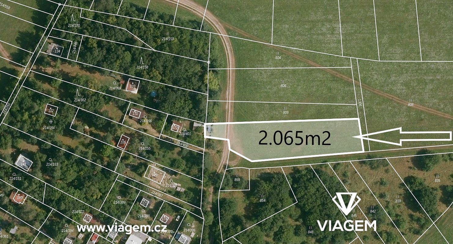 Prodej pole 2 435 m²