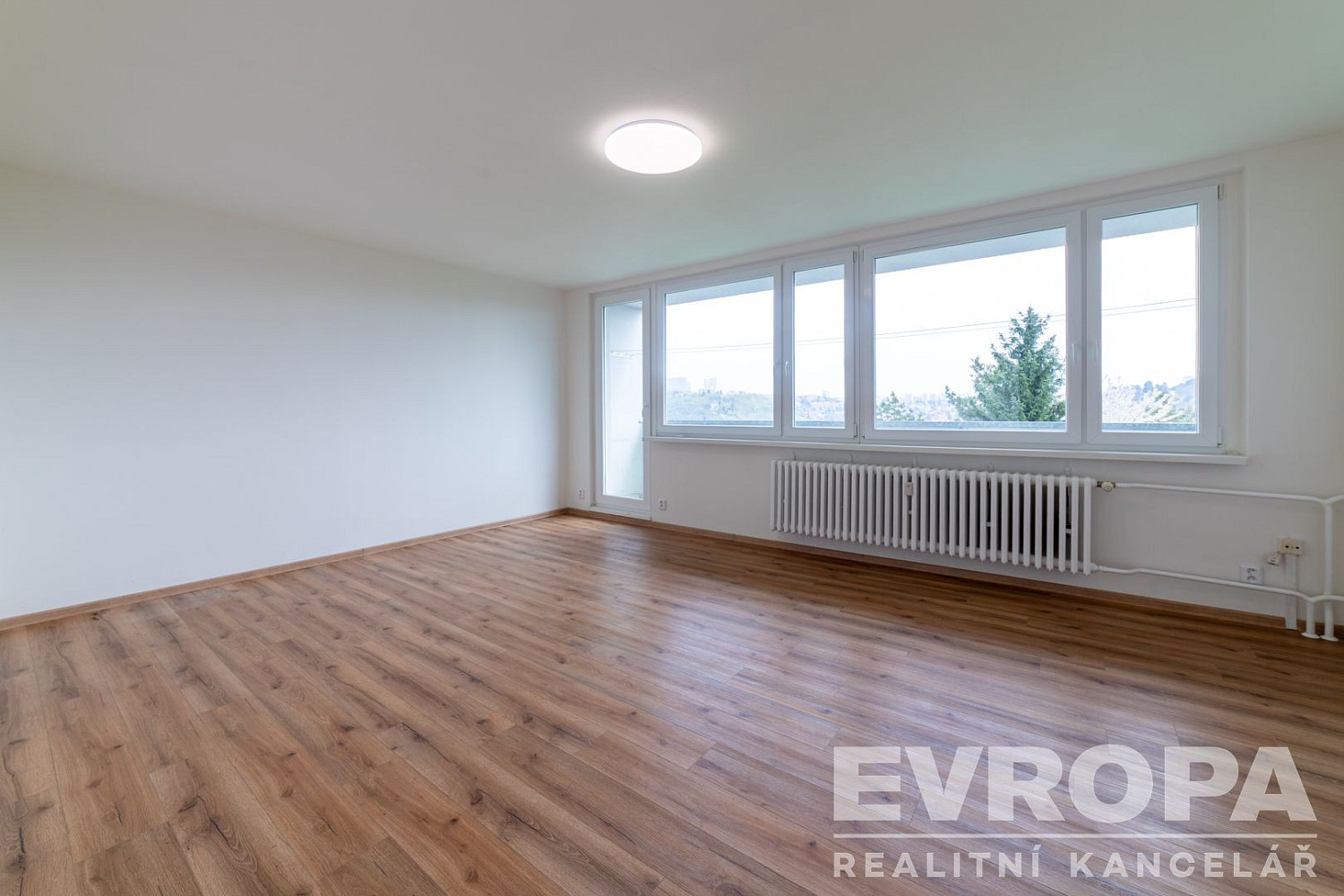 Pronájem bytu 3+1 74 m² — photo 2