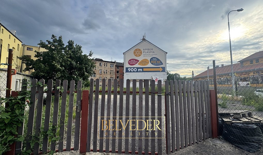 Pronájem komerčního pozemku 1 017 m², Teplice – fotka 1 z 11