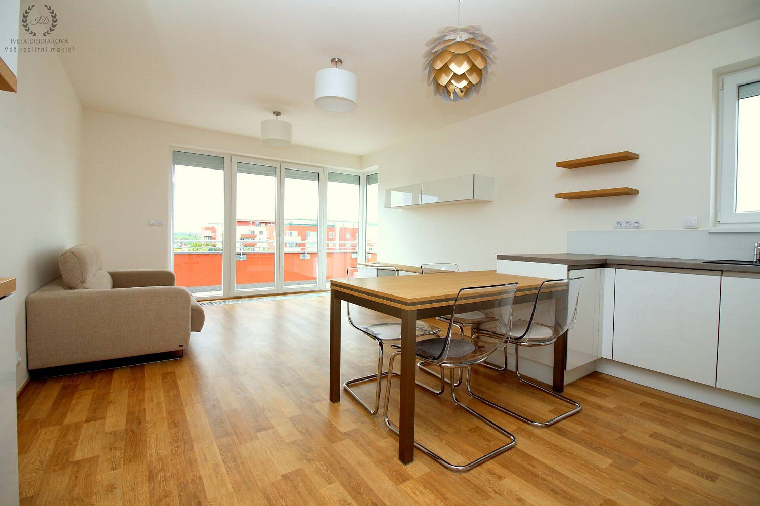 Pronájem bytu 2+kk 71 m² – fotografie 2