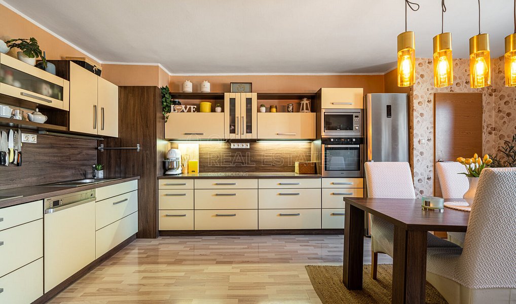 Prodej bytu 3+1, 89 m², Karlovy Vary, Ostrov