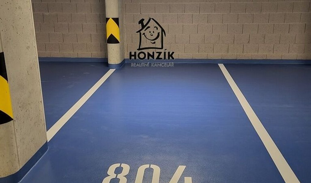 Garážové stání 15m2 , Praha 4 Modřany, ul. Mezi vodami, Praha – fotka 1 z 3