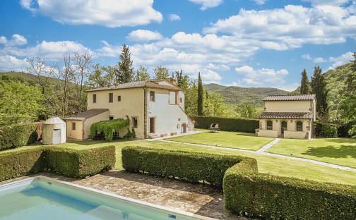 Prodej vily 400 m² s pozemkem 2 500 m², Siena, Toskánsko, Itálie