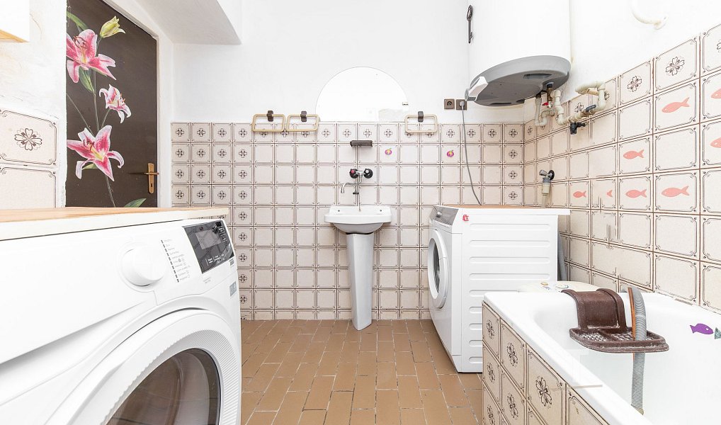 Prodej domu 258 m² s pozemkem 991 m², Nespeky – náhled fotky 8