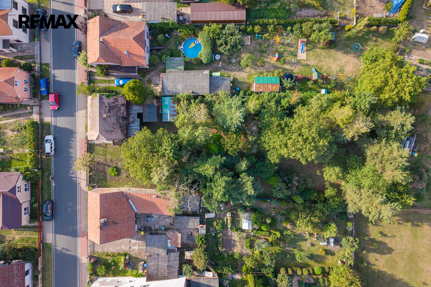Prodej stavebního pozemku 818 m² – fotografie 3