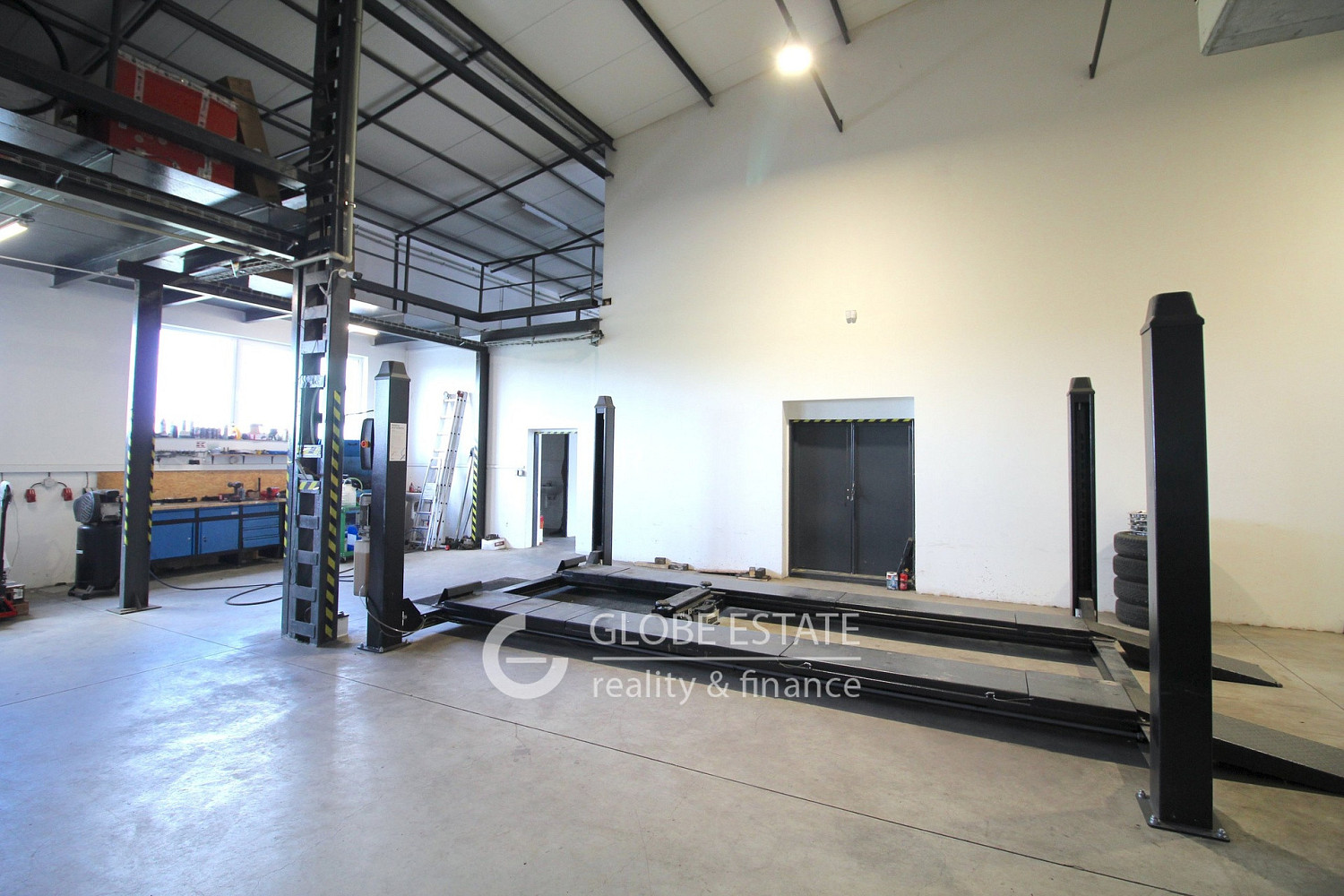 Pronájem výrobních prostor 1 000 m² – fotografie 3