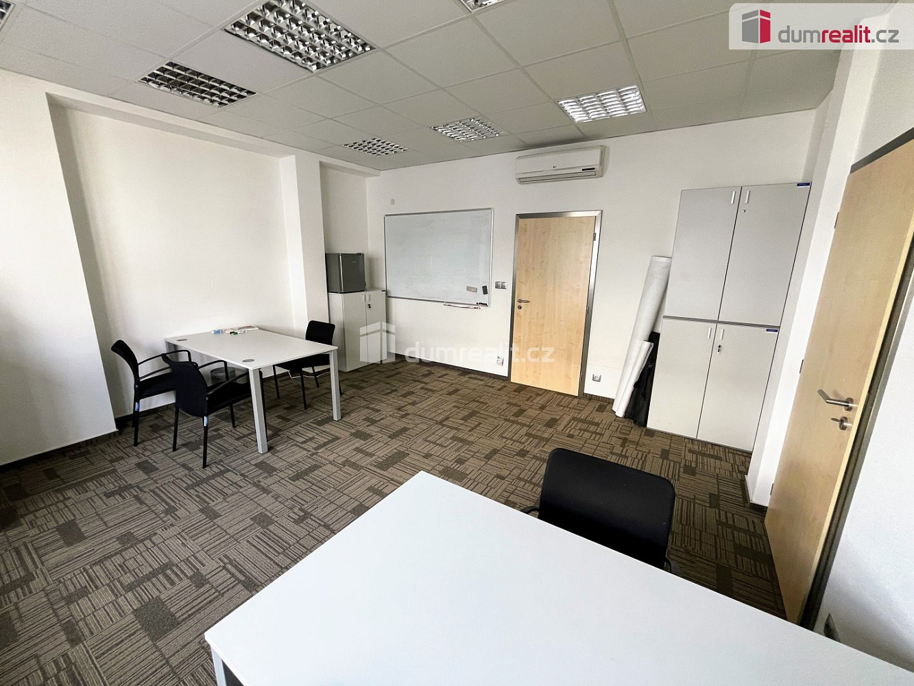 Pronájem kanceláře 23 m² – fotografie 3