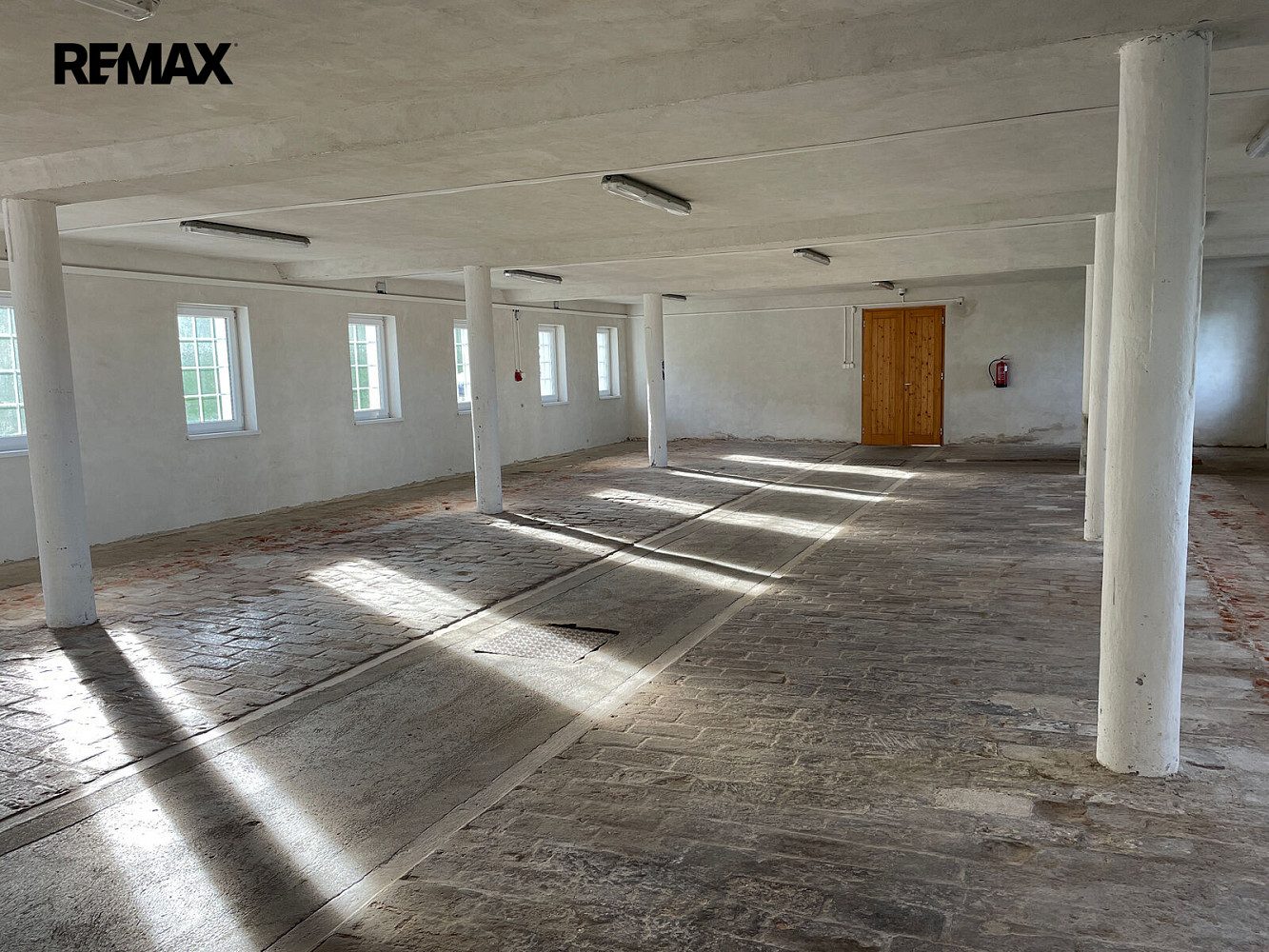 Pronájem skladovacích prostor 182 m² – fotografie 4