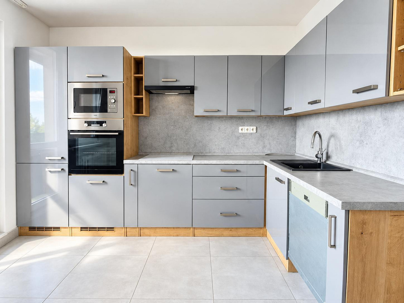 Pronájem bytu 3+1 70 m² – fotografie 2